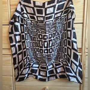 Geometric Black and White Scarf